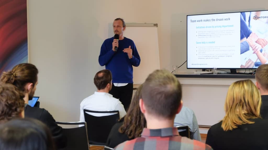 speaker presenting at a B2B event
